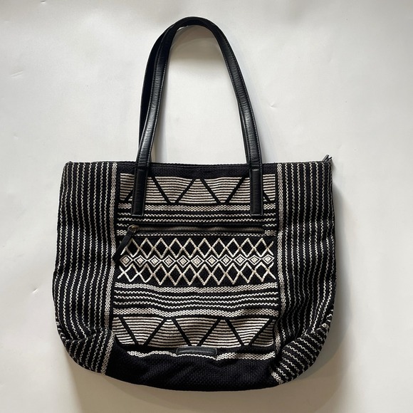 Lucky Brand Handbags - Lucky Brand Dory Tote Bag Black White Geometric Woven Canvas Embroidery Boho